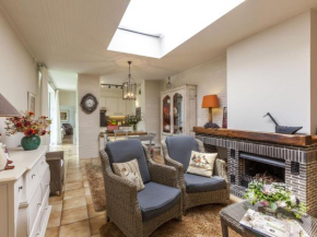 Отель Modern Holiday Home in Zingem with Garden  Зингем